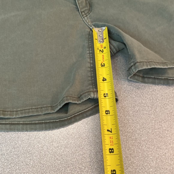 American Eagle - super stretch chino shorts. Size 00 - Picture 11 of 12